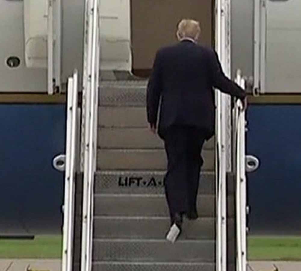 Trump on air force one stairs
